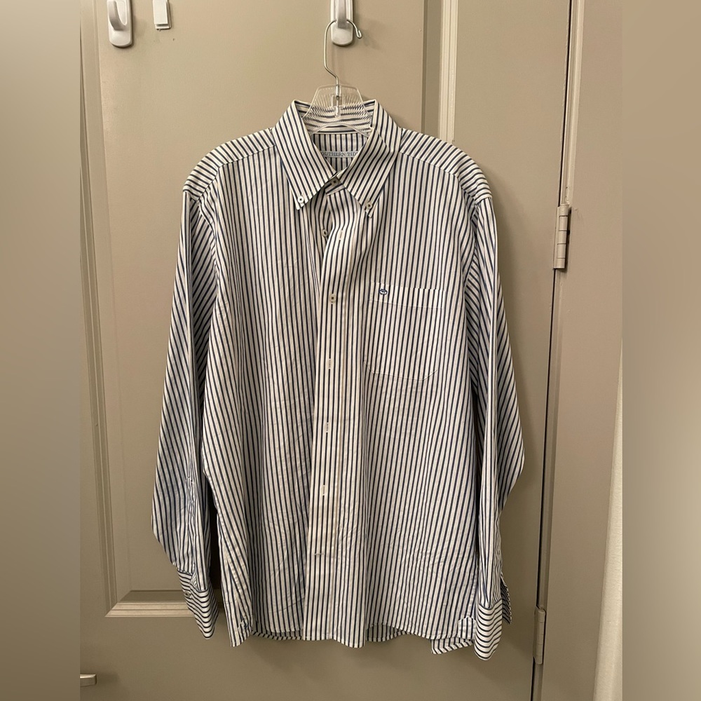 Men's Southern Tide button down shirt
